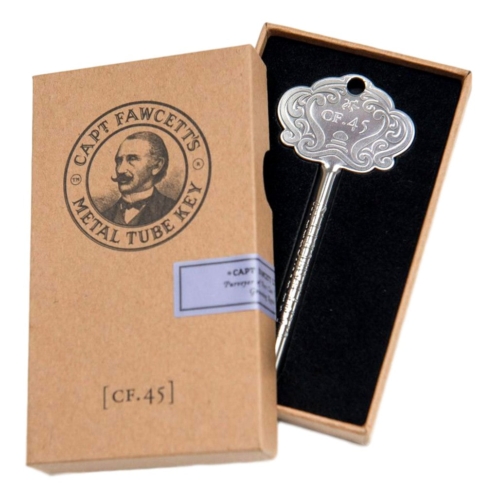 Llave de tubo de metal del Capitán Fawcett